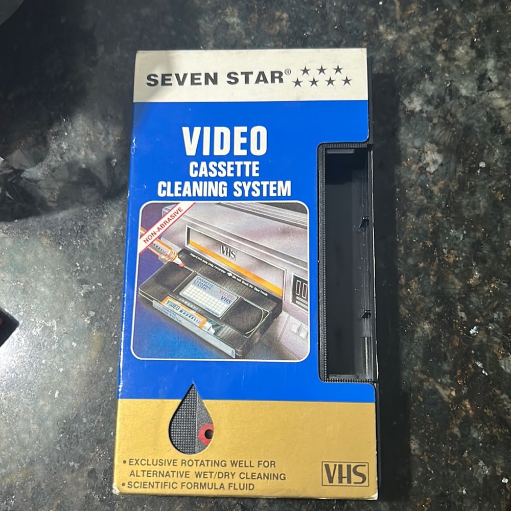 Video cassette cleaning system